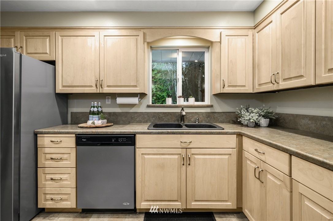 14827 Southeast 111th Place Renton, WA 98059 - Photo 11 of 26