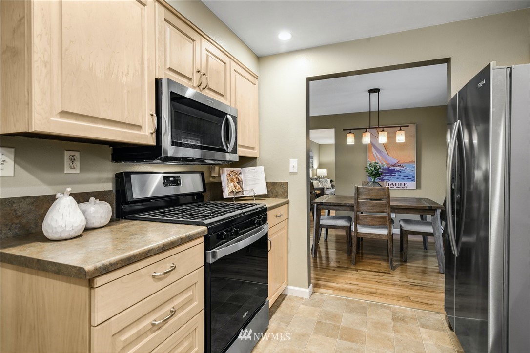 14827 Southeast 111th Place Renton, WA 98059 - Photo 12 of 26