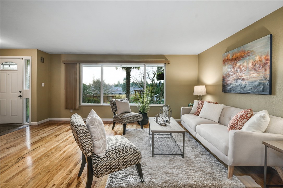14827 Southeast 111th Place Renton, WA 98059 - Photo 5 of 26