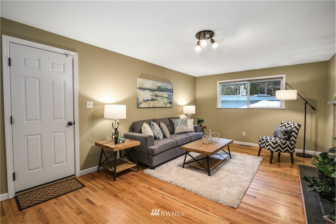 14827 Southeast 111th Place Renton, WA 98059 - Photo 8 of 26