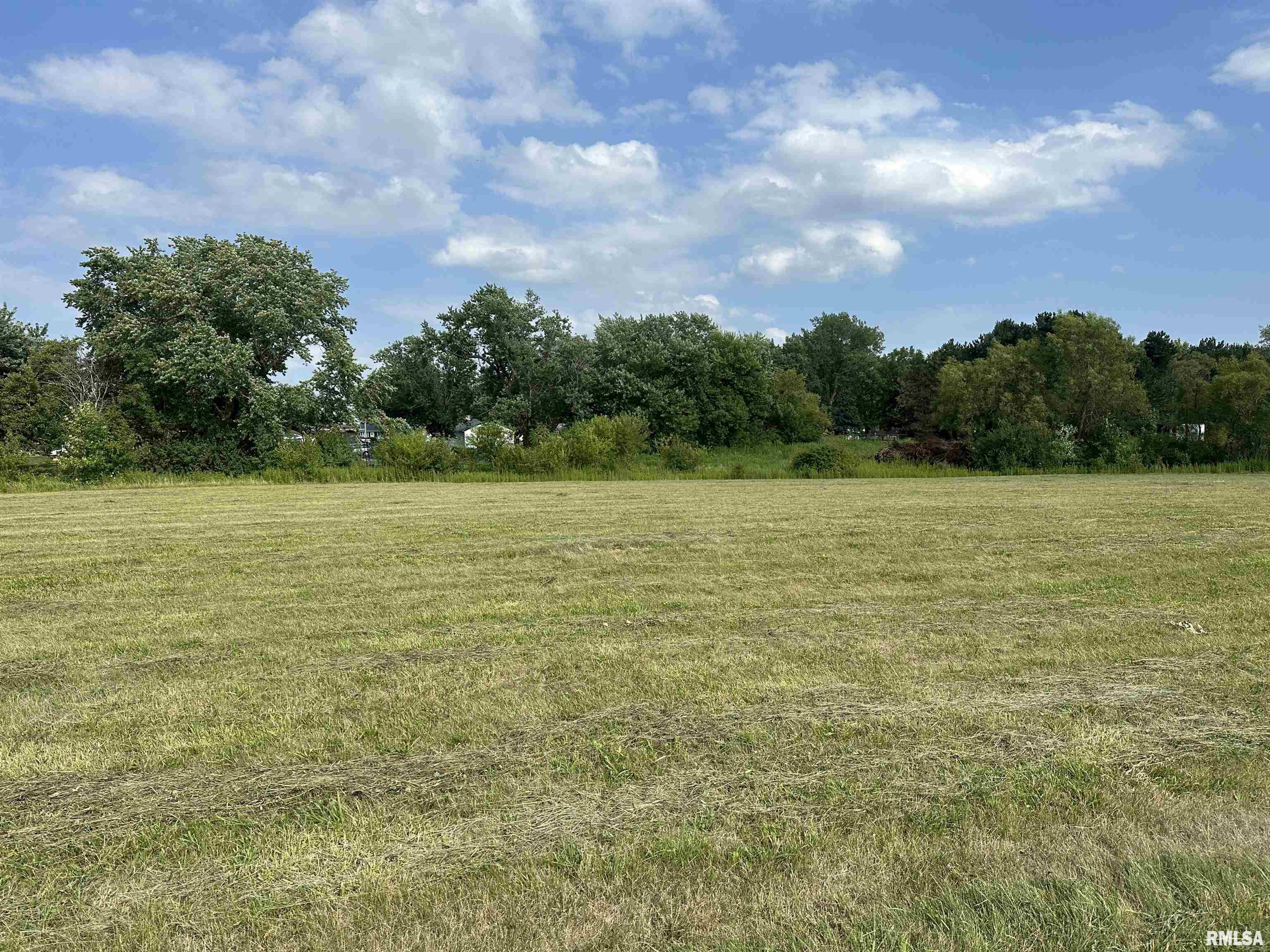108 Apache Way Groveland, IL 61535 - Photo 1 of 3 Gallery Image 1