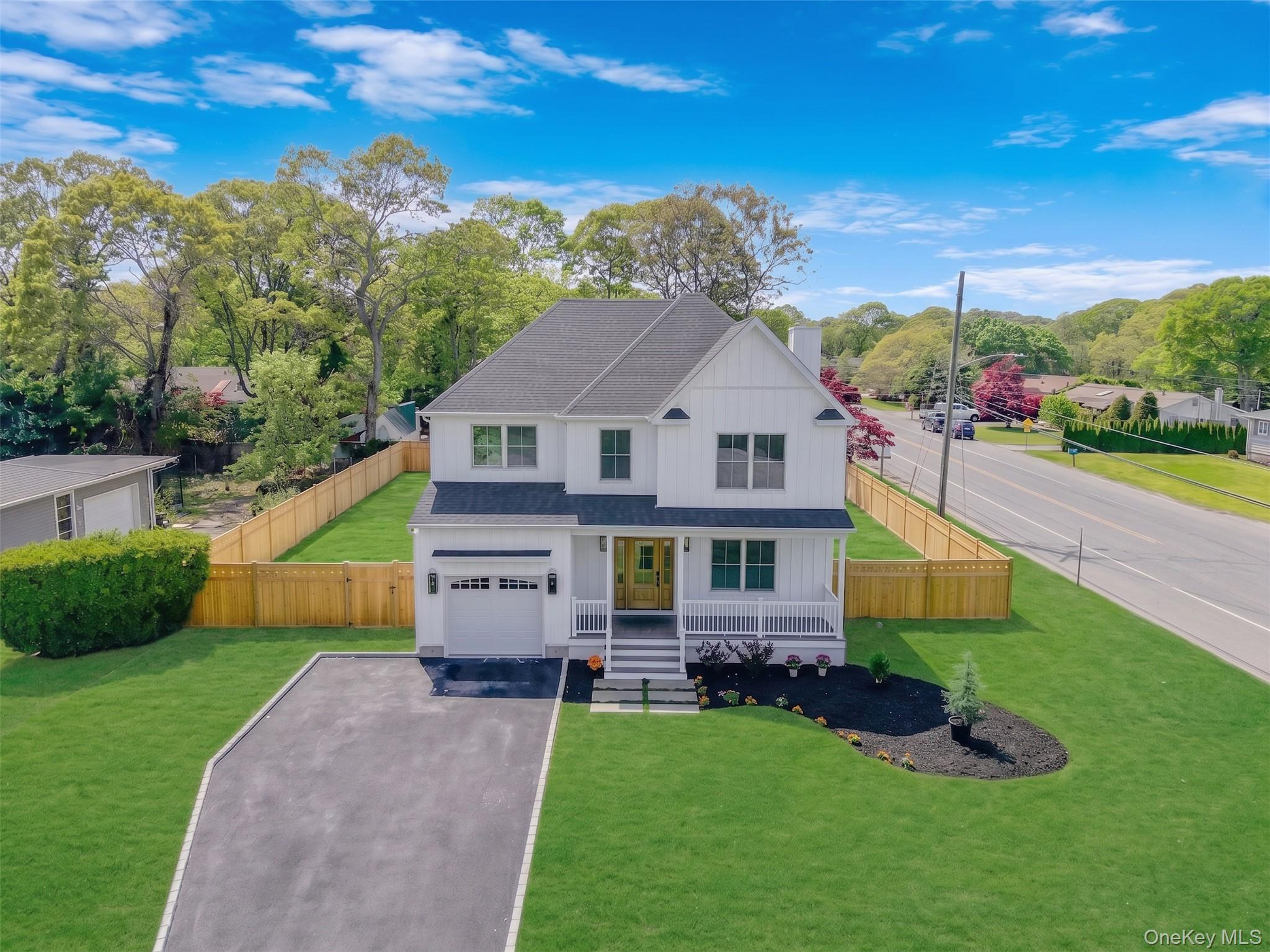 100 Bieselin Road Bellport, NY 11713 - Photo 32 of 45