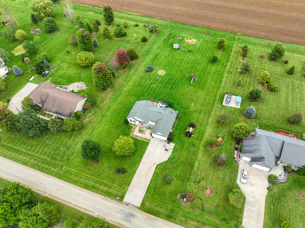 3964 East 2259th Road Serena, IL 60549 - Photo 29 of 36 a bird view of building