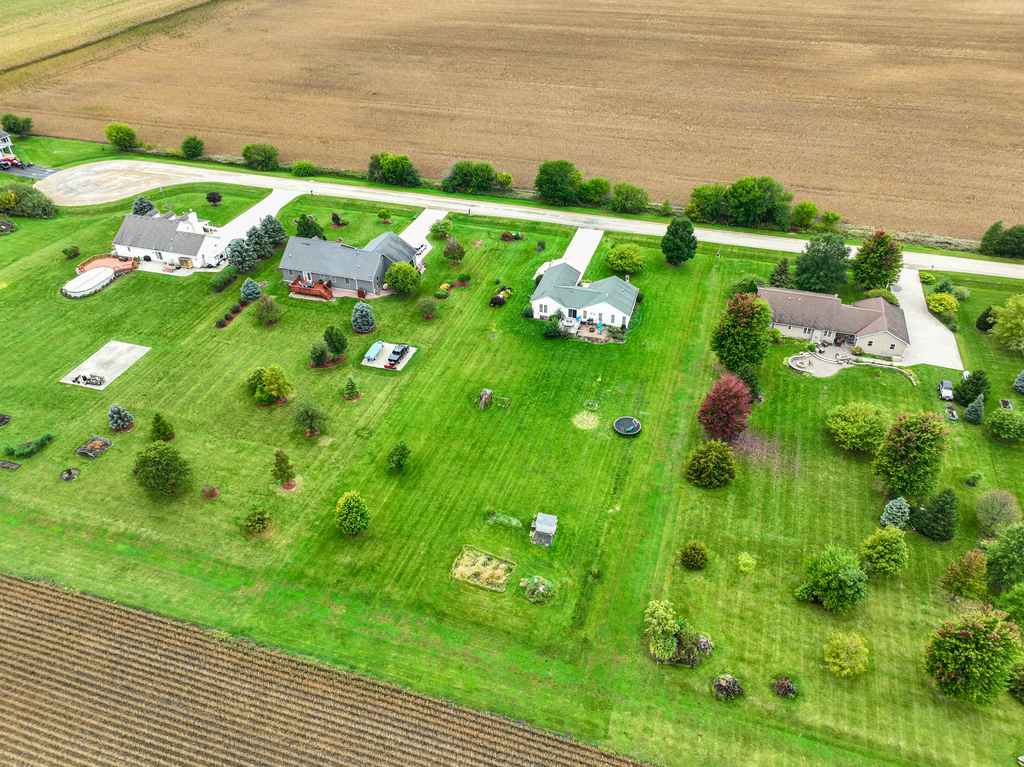 3964 East 2259th Road Serena, IL 60549 - Photo 31 of 36 a yard with lots of green space