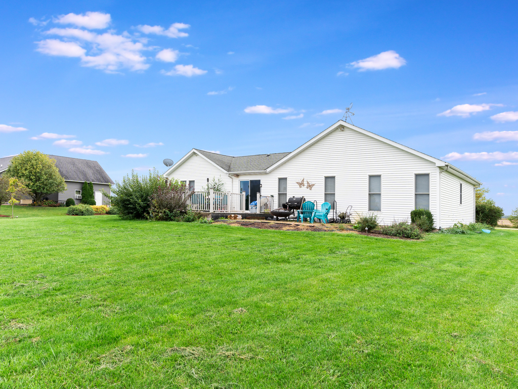 3964 East 2259th Road Serena, IL 60549 - Photo 4 of 36 a view of a backyard of the house
