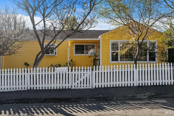 $689,000 | 201 Triplett Drive, Cloverdale, CA 95425