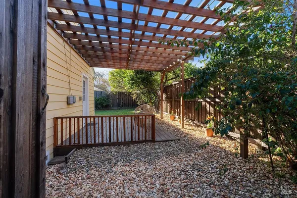 $689,000 | 201 Triplett Drive, Cloverdale, CA 95425