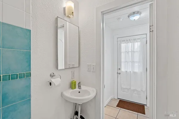 $689,000 | 201 Triplett Drive, Cloverdale, CA 95425