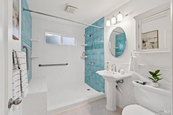 $689,000 | 201 Triplett Drive, Cloverdale, CA 95425