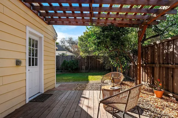 $689,000 | 201 Triplett Drive, Cloverdale, CA 95425