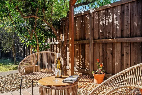 $689,000 | 201 Triplett Drive, Cloverdale, CA 95425