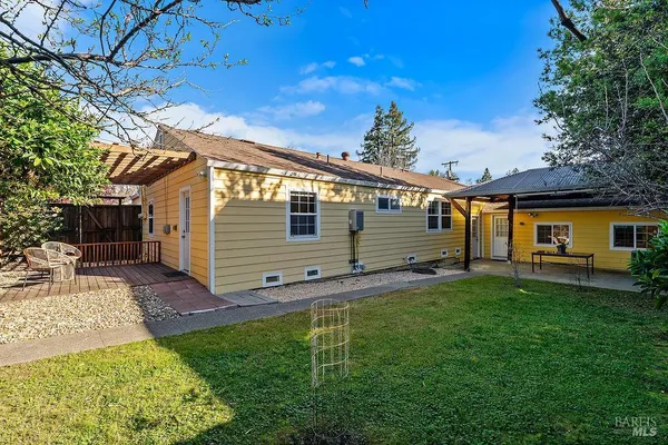 $689,000 | 201 Triplett Drive, Cloverdale, CA 95425