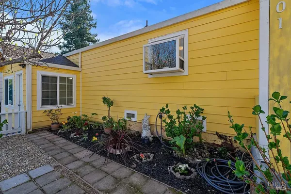 $689,000 | 201 Triplett Drive, Cloverdale, CA 95425