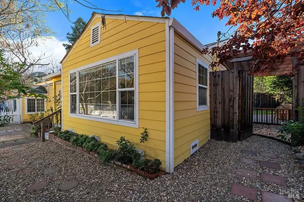 $689,000 | 201 Triplett Drive, Cloverdale, CA 95425