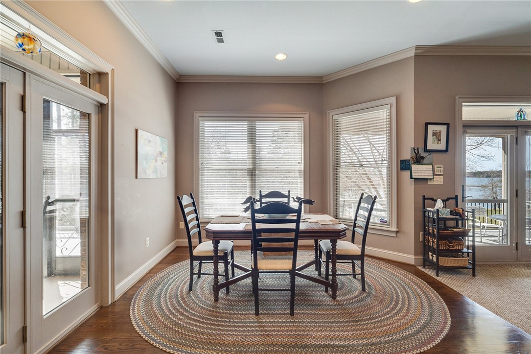 207 Edgewater Drive Anderson, SC 29626 - Photo 11 of 35 Breakfast room with lake views