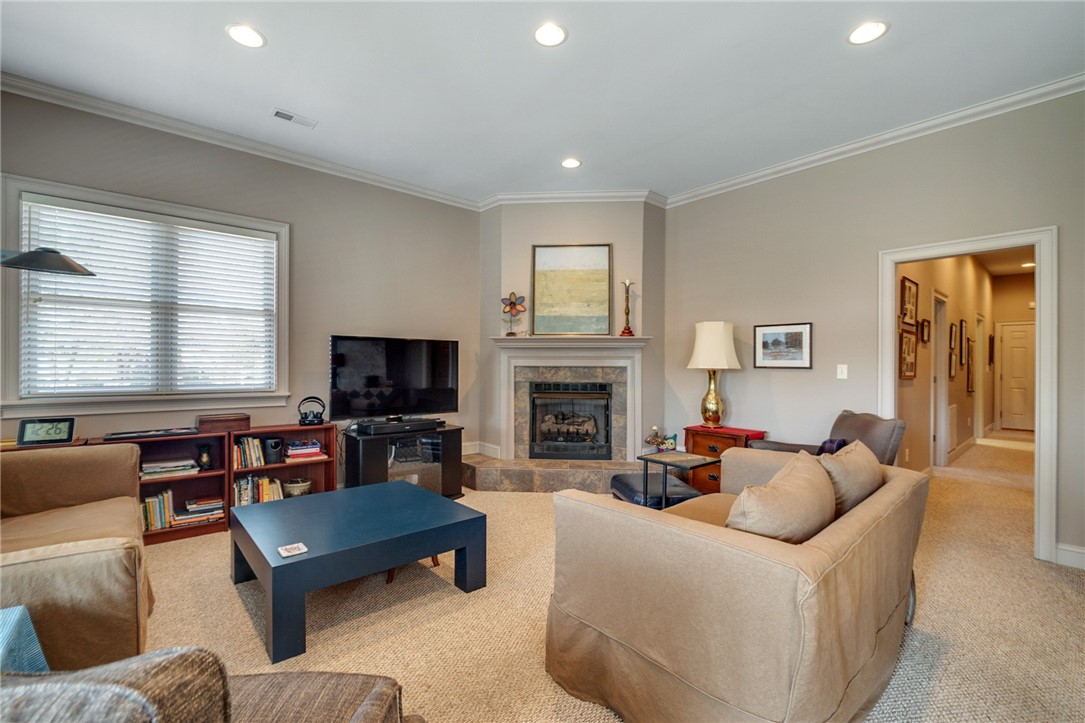 207 Edgewater Drive Anderson, SC 29626 - Photo 16 of 35 Cozy keeping room located off the kitchen