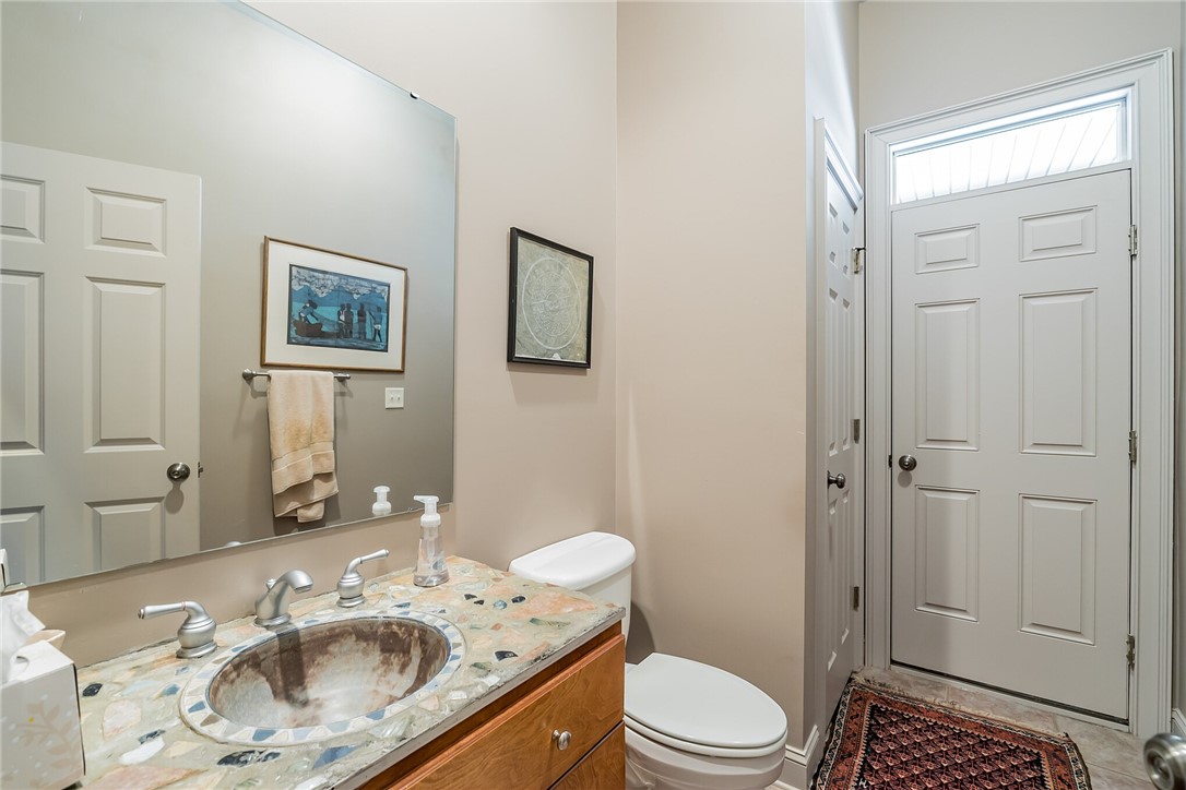 207 Edgewater Drive Anderson, SC 29626 - Photo 17 of 35 Main level powder room - could be converted to a f