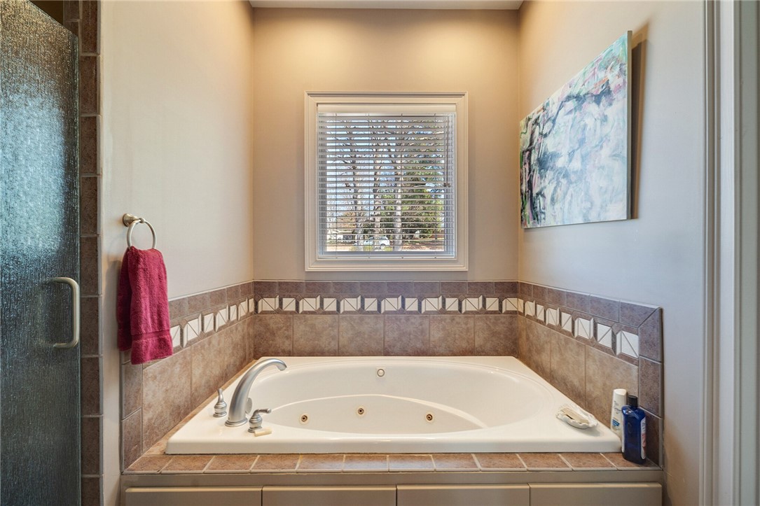 207 Edgewater Drive Anderson, SC 29626 - Photo 22 of 35 Jetted tub & walk-in shower