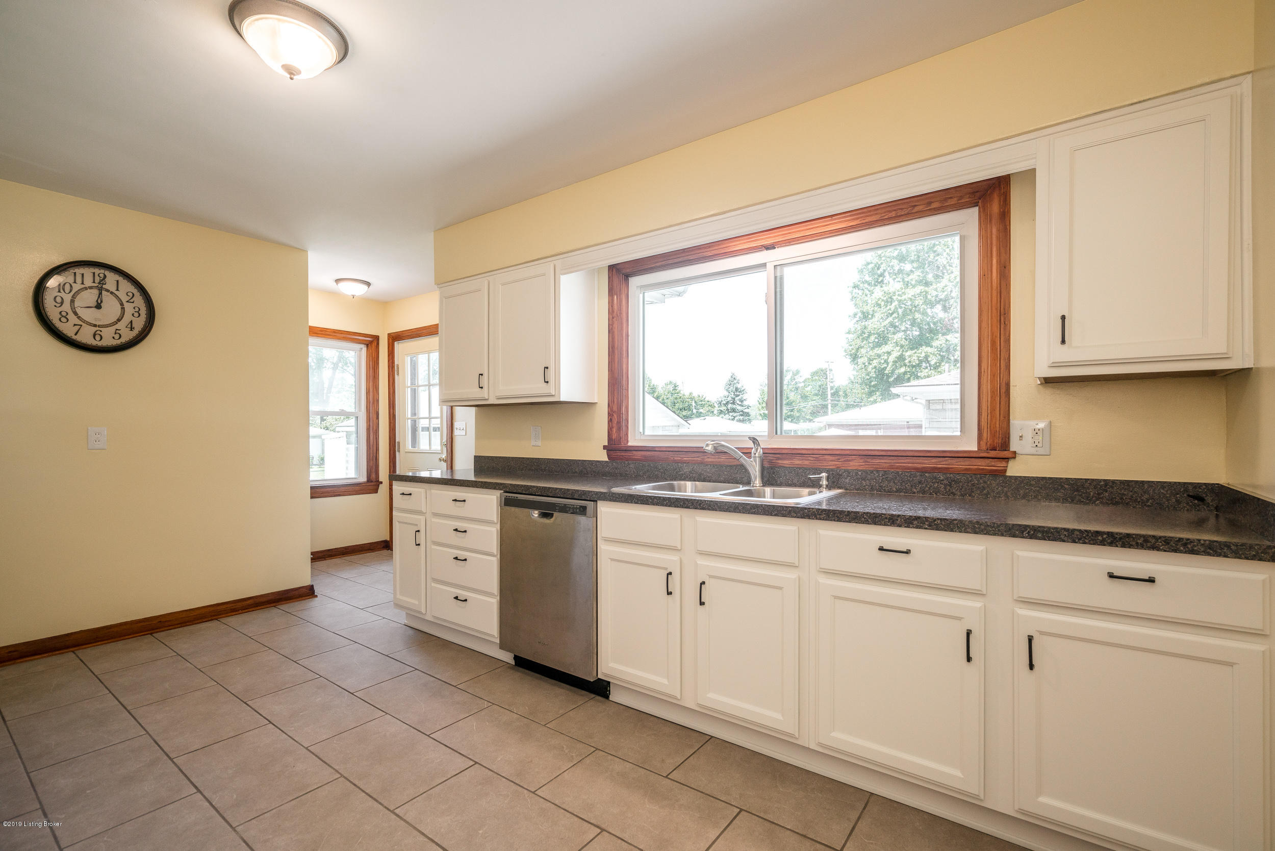 11517 Deering Road Louisville, KY 40272 - Photo 20 of 34 11517 Deering Road-21