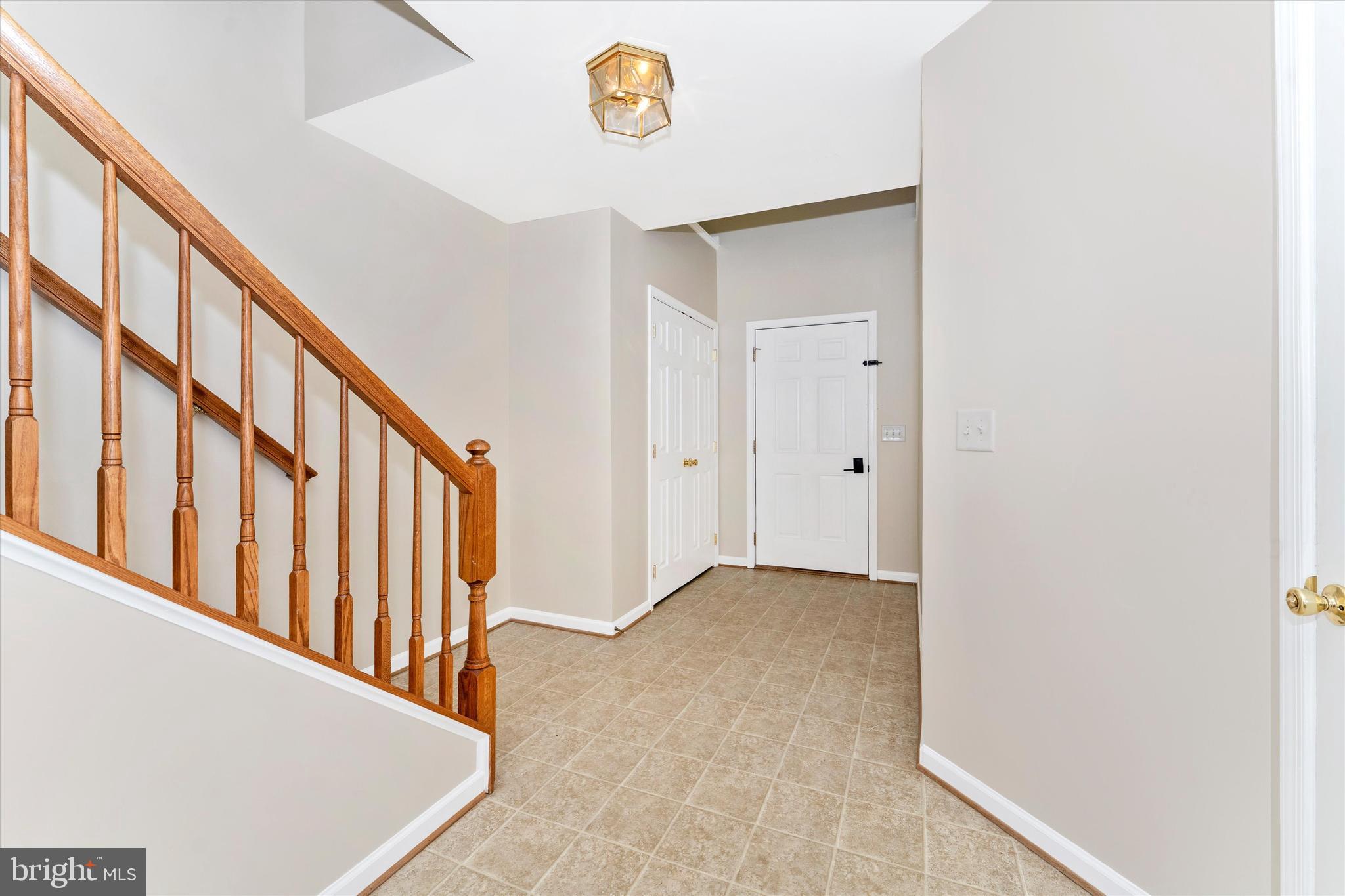 112 Raphael Court Martinsburg, WV 25403 - Photo 3 of 39 Foyer