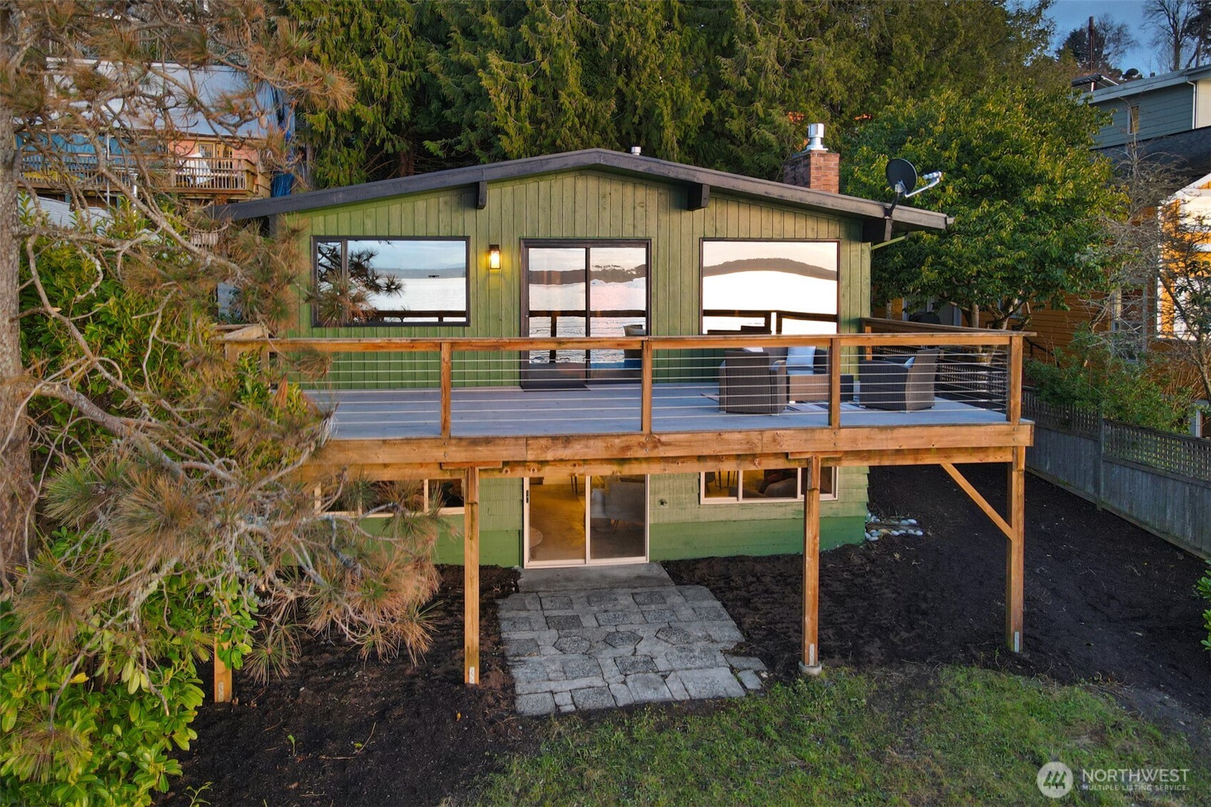 6317 Beach Drive Southwest Seattle, WA 98136 - Photo 4 of 37
