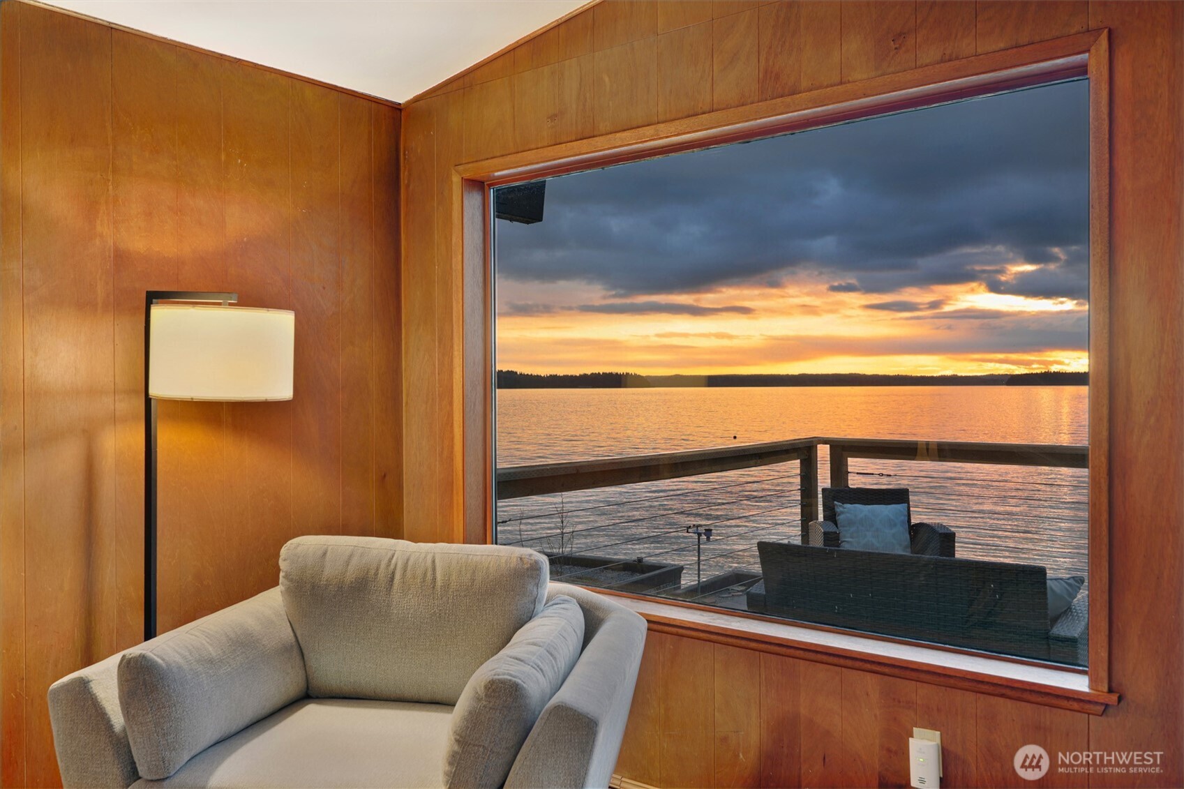 6317 Beach Drive Southwest Seattle, WA 98136 - Photo 5 of 37