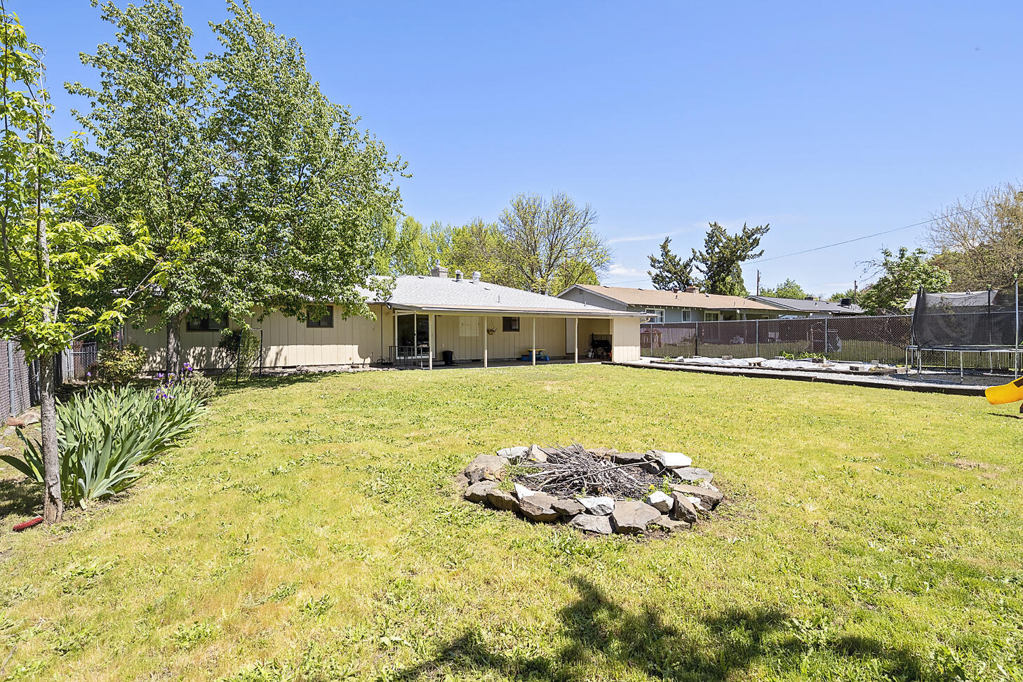 210 Victoria Way Central Point, OR 97502 - Photo 17 of 20 Victoria_014 copy