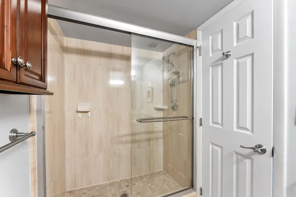 $169,000 | 3930 Inverrary Boulevard, Unit 505D, Lauderhill, FL 33319