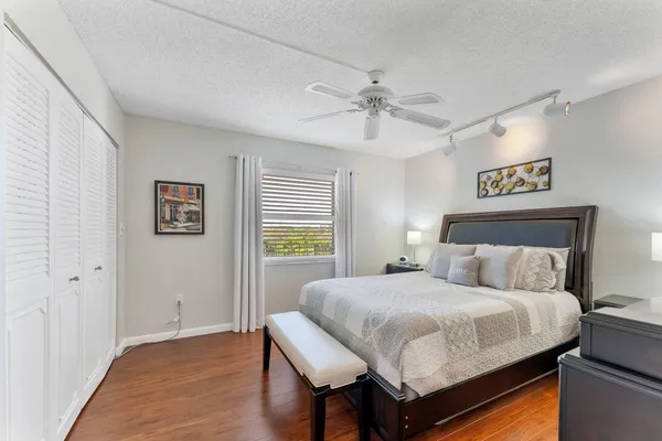 $169,000 | 3930 Inverrary Boulevard, Unit 505D, Lauderhill, FL 33319