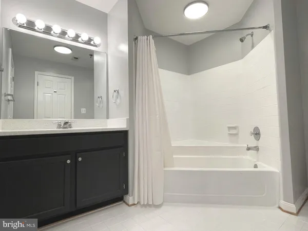 $2,600 | 1100 Quaker Hill Drive, Unit 421, Alexandria, VA 22314