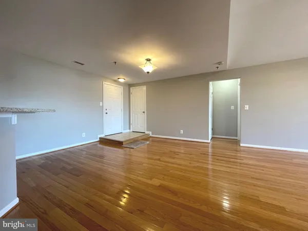 $2,600 | 1100 Quaker Hill Drive, Unit 421, Alexandria, VA 22314
