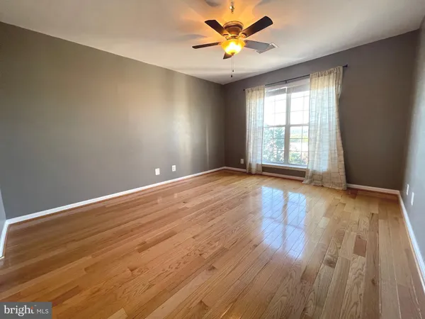 $2,600 | 1100 Quaker Hill Drive, Unit 421, Alexandria, VA 22314