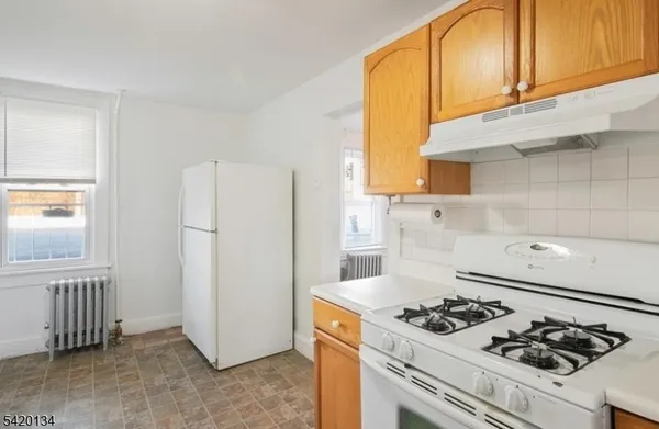 $2,925 | 6 Lackawanna Place, Unit 2F, South Orange, NJ 07079