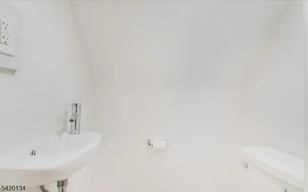 $2,925 | 6 Lackawanna Place, Unit 2F, South Orange, NJ 07079