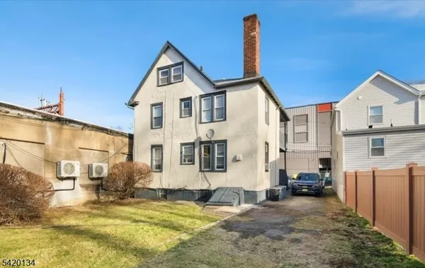$2,925 | 6 Lackawanna Place, Unit 2F, South Orange, NJ 07079