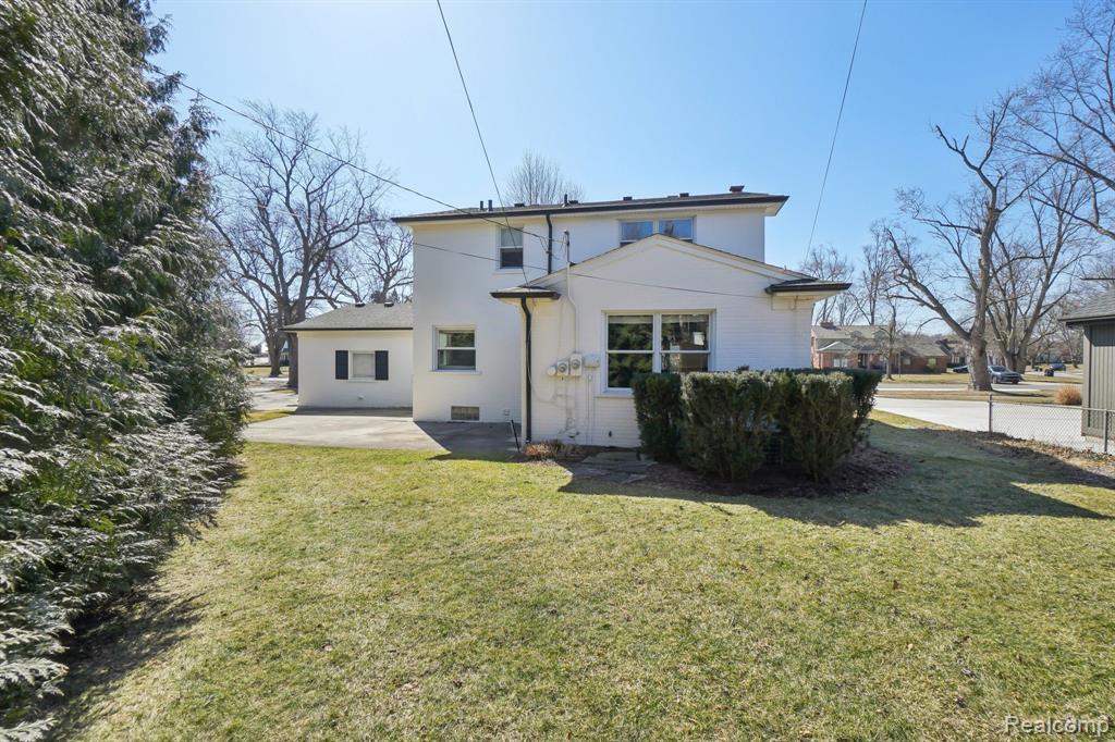 18122 Riverside Drive Beverly Hills, MI 48025 - Photo 36 of 41