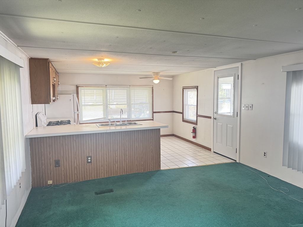 38 Hickory Road Taunton, MA 02780 - Photo 9 of 17