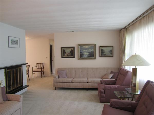13 Algonquin Road Chelmsford, MA 01824 - Photo 4 of 17 Gallery Image 4