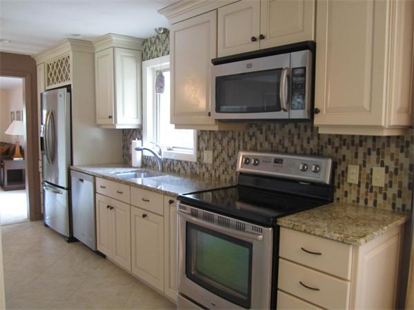 13 Algonquin Road Chelmsford, MA 01824 - Photo 5 of 17 Gallery Image 5