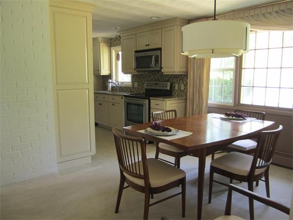 13 Algonquin Road Chelmsford, MA 01824 - Photo 8 of 17 Gallery Image 8