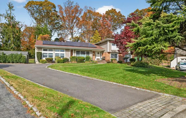 $1,549,999 | 10 Sorgi Court, Plainview, NY 11803