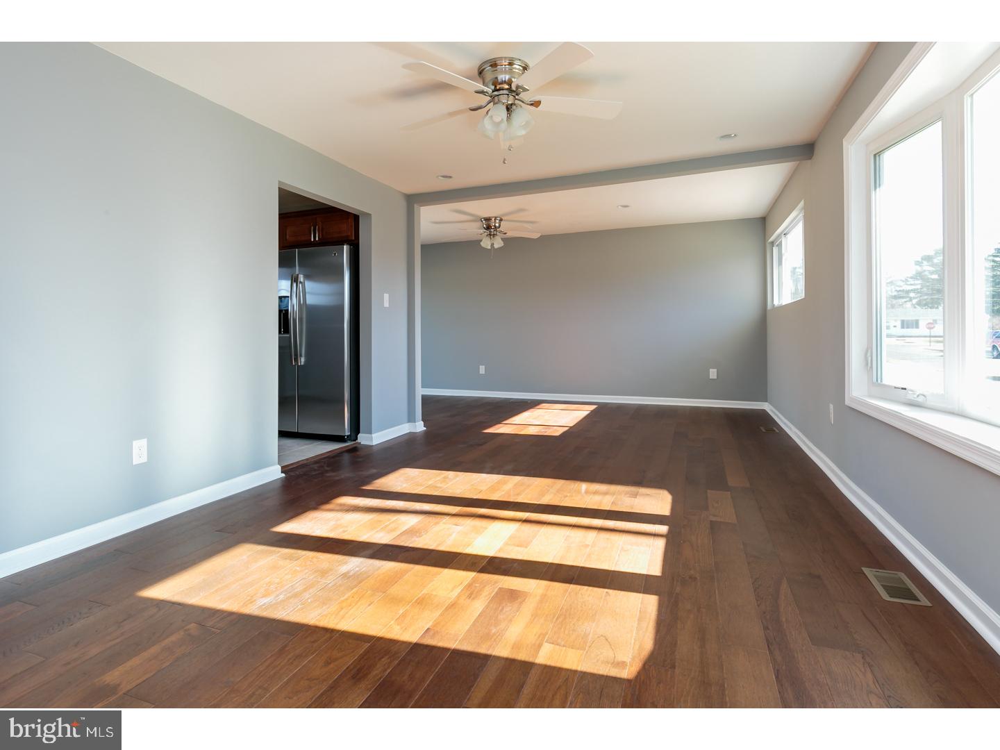 1074 Cranford Road Pine Hill, NJ 08021 - Photo 8 of 24 Living Room