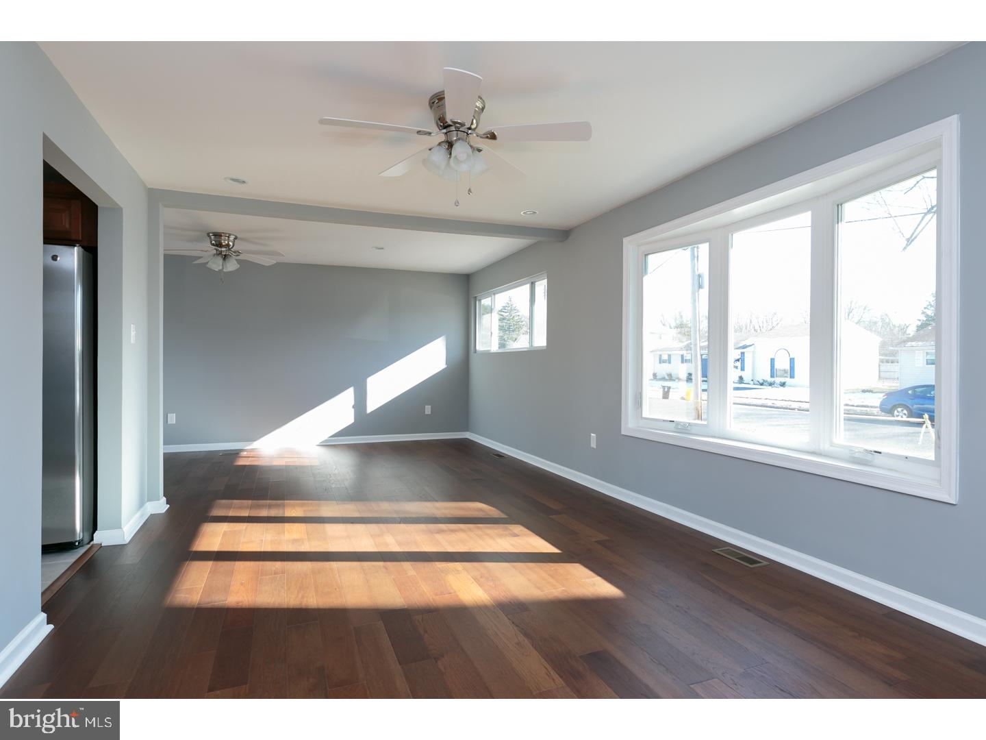 1074 Cranford Road Pine Hill, NJ 08021 - Photo 9 of 24 Living Room