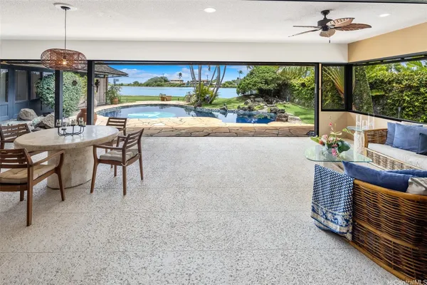$11,500 | 5949 Kalanianaʻole Highway, Honolulu, HI 96821