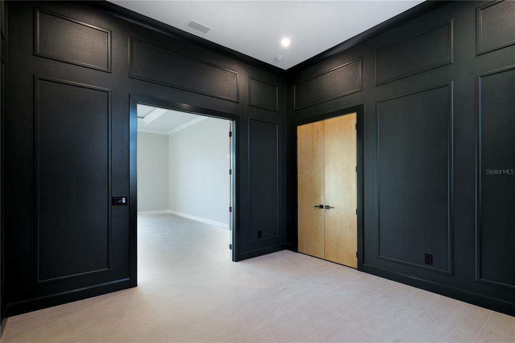 2414 Bayshore Road Nokomis, FL 34275 - Photo 15 of 64 a view of an empty room