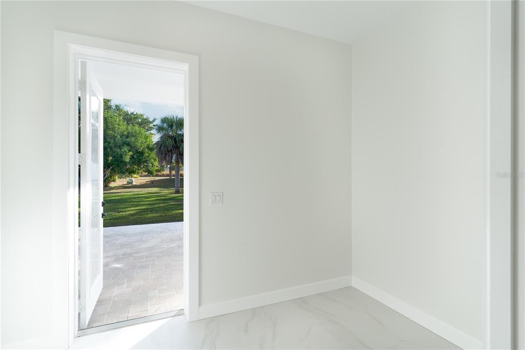 2414 Bayshore Road Nokomis, FL 34275 - Photo 36 of 64