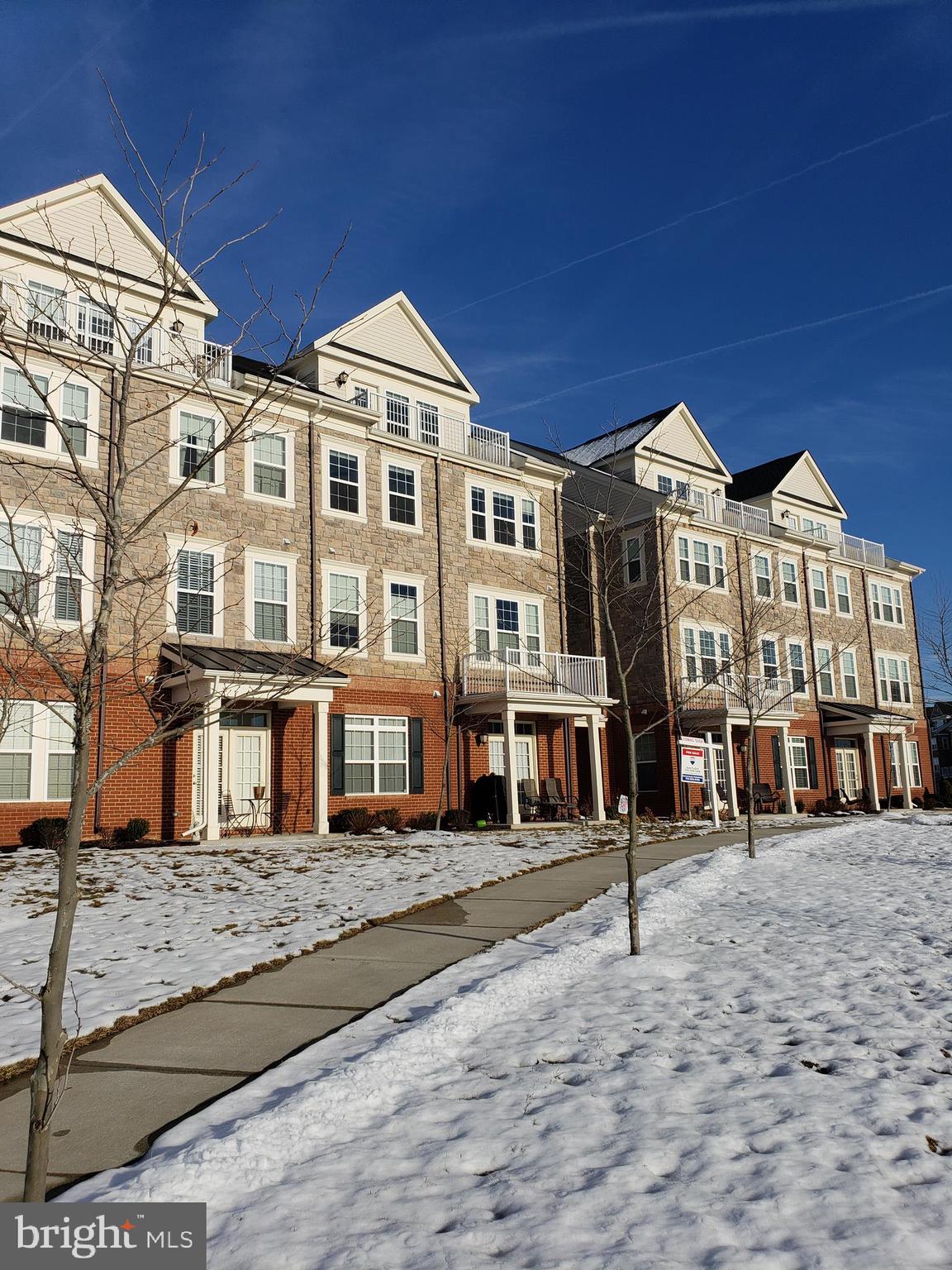 42573 Sunset Ridge Square, Unit 439 Ashburn, VA 20148 - Photo 3 of 41 Gallery Image 3
