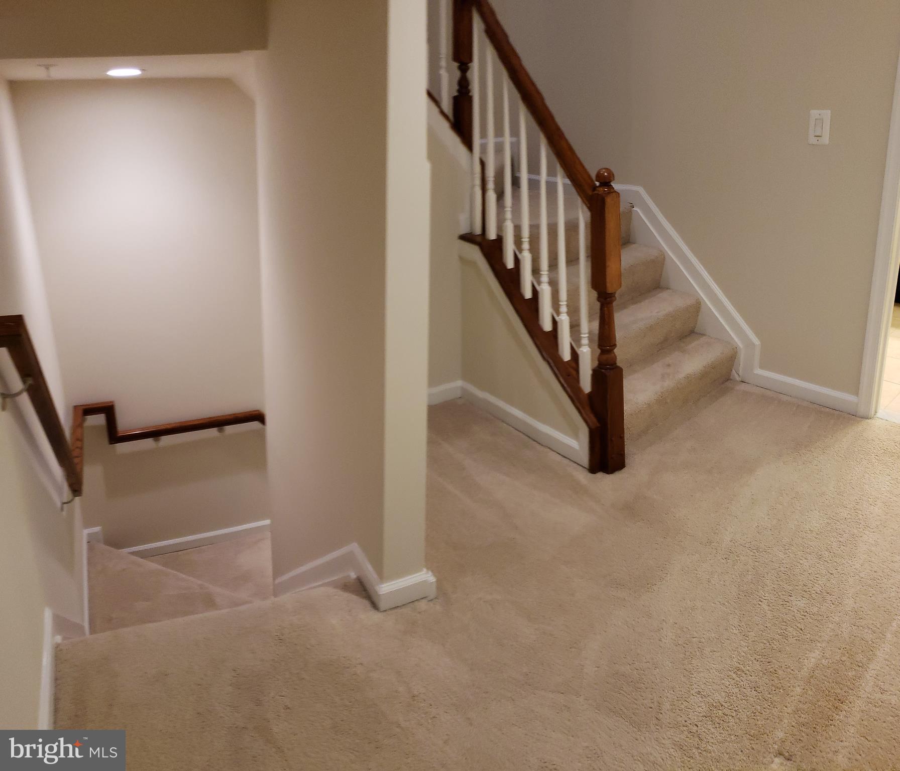 42573 Sunset Ridge Square, Unit 439 Ashburn, VA 20148 - Photo 23 of 41 3rd Level Hall