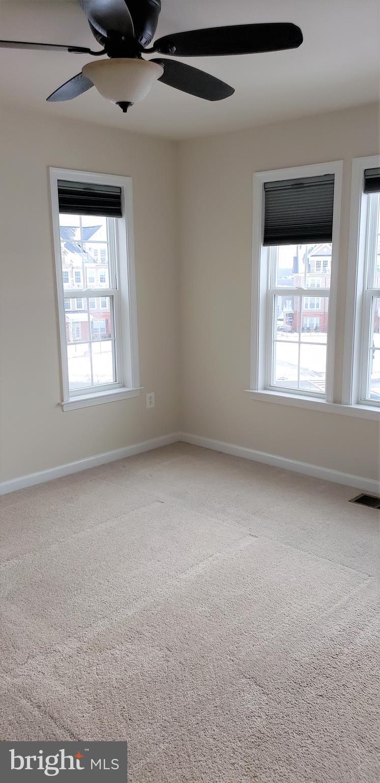 42573 Sunset Ridge Square, Unit 439 Ashburn, VA 20148 - Photo 24 of 41 Guest Bedroom #2 3rd Level