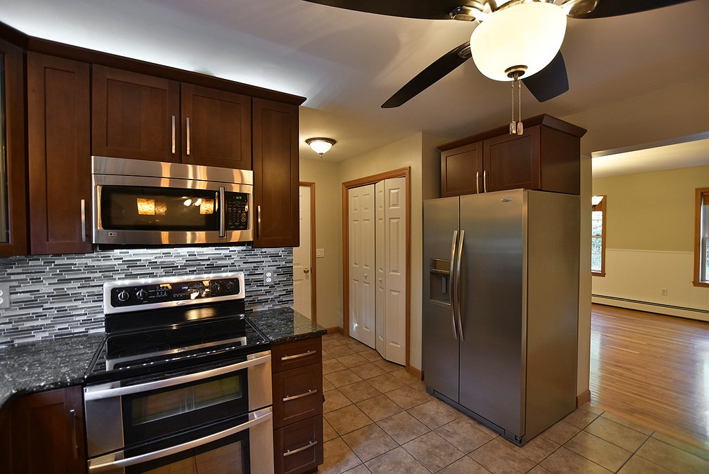 455 Green Bush Road Warwick, RI 02818 - Photo 7 of 32 Gallery Image 7